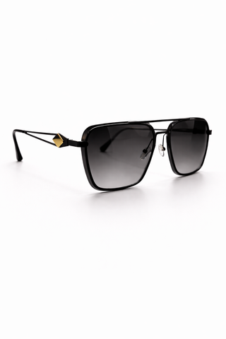 Modern Geometric Aviators – Matte Black & Smoke Gradient