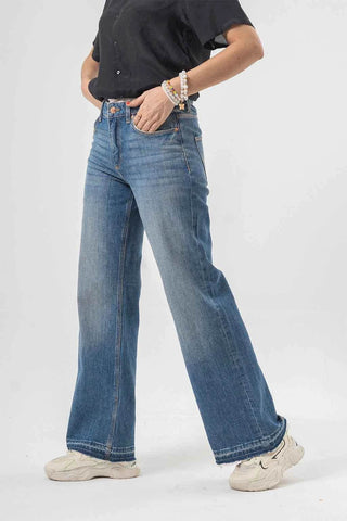 Light Wash Wide Leg Jeans - Effortless Denim Flare Style - Ecowears.pk